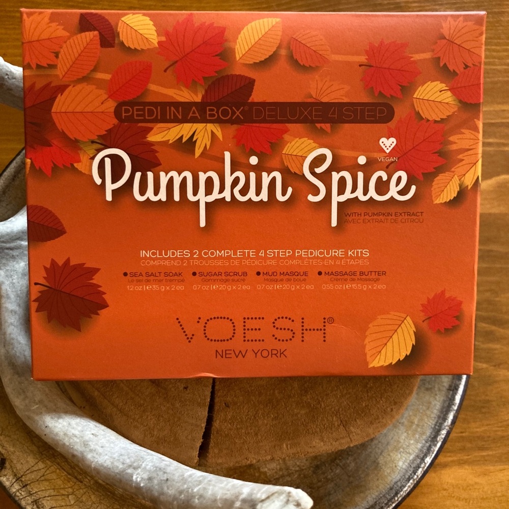 Voesh pedi in a box